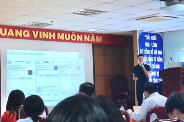 Kỹ sư EFY Việt Nam tập huấn hóa đơn điện tử cho các cán bộ, doanh nghiệp tại TP Hồ Chí Minh